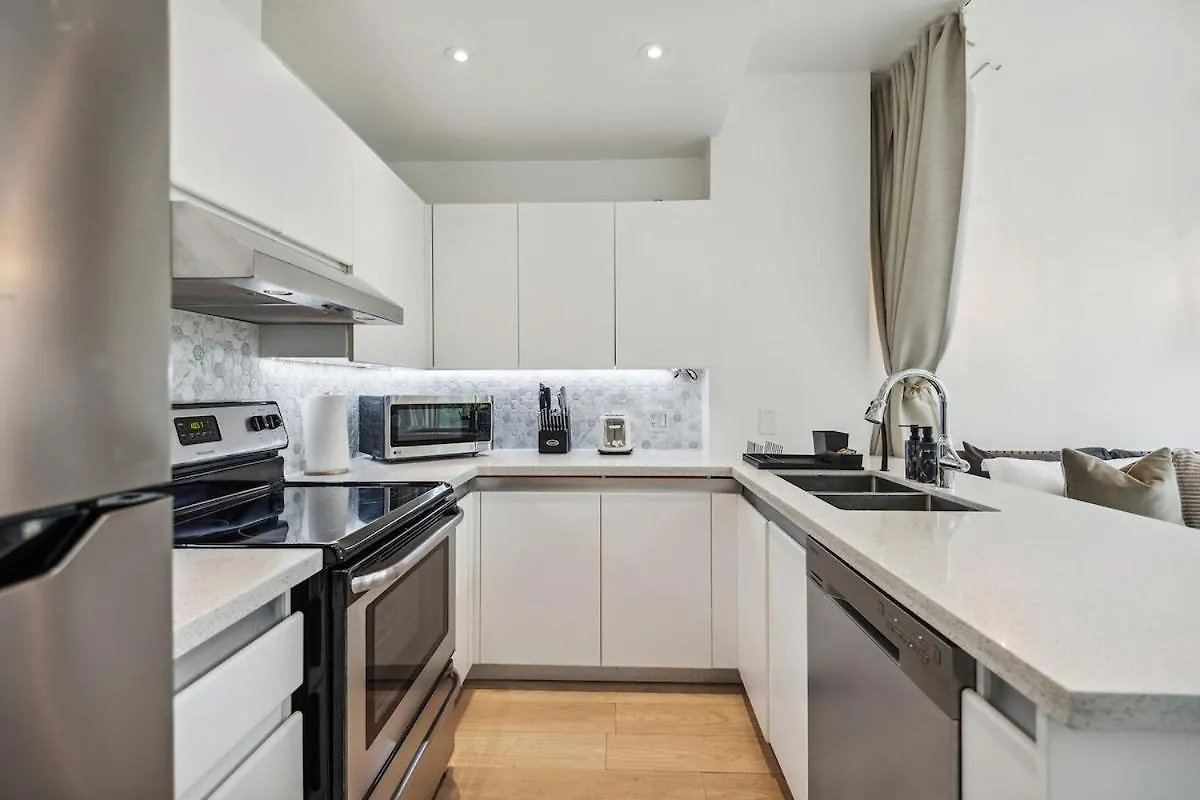 Sleeps6Ppl Robson Skytrain Downtown Vancouver 0*,  Canada